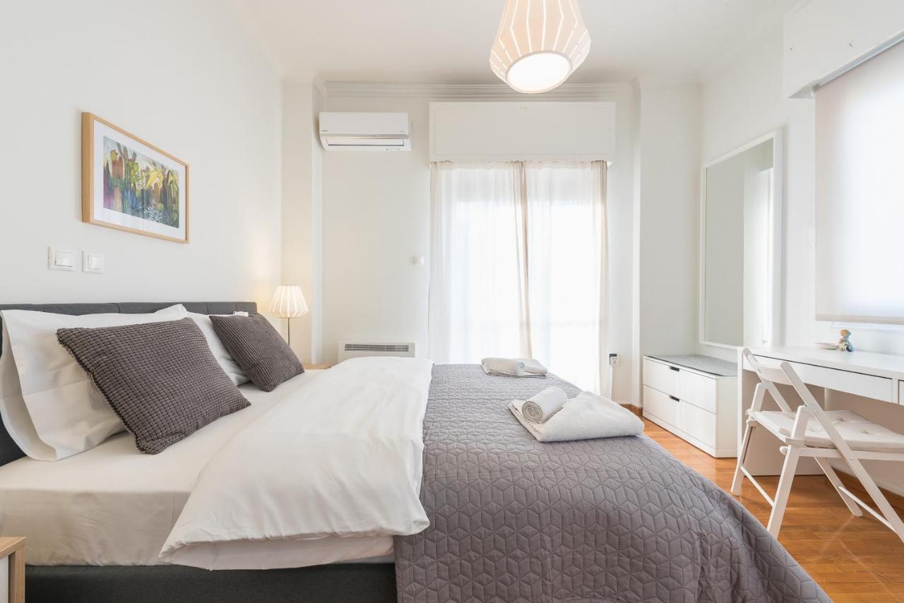 Cozy And Fresh Apt Close To Metro アテネ エクステリア 写真