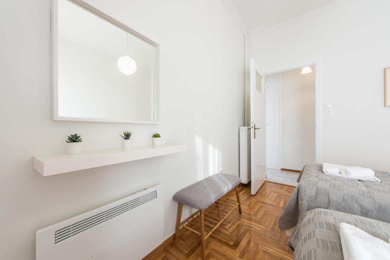 Cozy And Fresh Apt Close To Metro アテネ エクステリア 写真