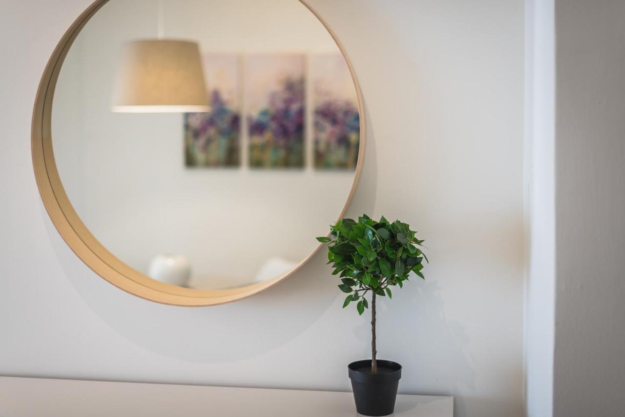 Cozy And Fresh Apt Close To Metro アテネ エクステリア 写真